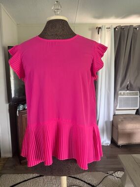 Staccato Bright Fuchsia Pleated Hem Ruffle Sleeve Top